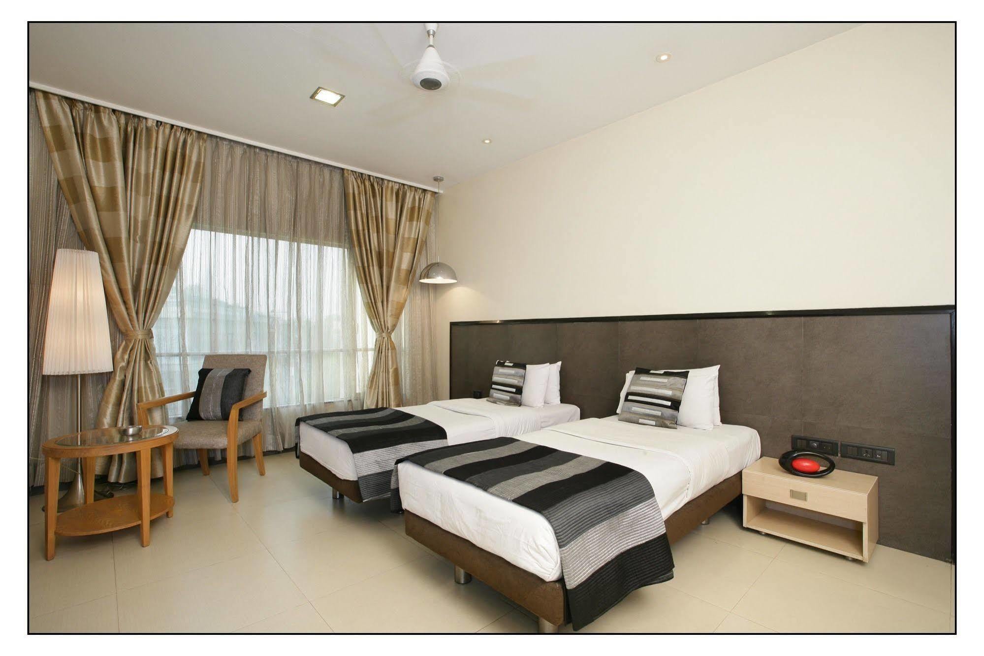 The Sirona Hotel Πούνε Εξωτερικό φωτογραφία